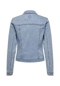 Vaaleansininen farkkutakki, jossa on pitkät hihat, kauluspanta, selkäpaneelin yksityiskohta ja nappikiinnityksellä varustetut hihansuut. Sisältää pystysuorat ompeluaksentit.