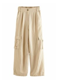 Beige cargo bukser med loose fit, der har sidelommer, knaplukning og elastisk talje for komfort. Letvægtsstof.