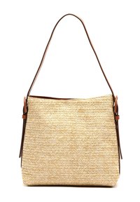 Vävd halmhandväska med ett fiskbensmönster, som har ett brunt läderhandtag och sidodetaljer. Fyrkantig form och neutral färg.