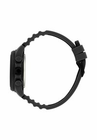 Orologio in plastica nera con quadrante rotondo, cinturino testurizzato e pulsanti di controllo sul lato. Presenta una lente in vetro liscia e accenti in contrasto.