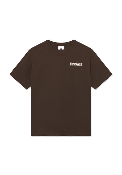 T-shirt en coton brun à manches courtes, col rond, et logo "Double V" blanc imprimé sur la zone du côté gauche de la poitrine.
