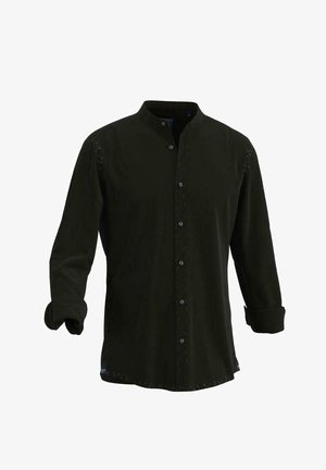 Camisa negra de manga larga con cuello mao, cierre frontal de botones y puños remangados, confeccionada en una tela suave con un brillo sutil.