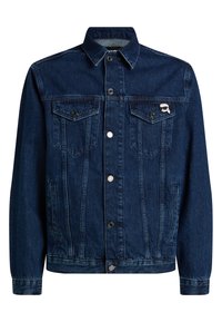 Donkerblauwe spijkerjack met een klassieke kraag, knoopsluiting aan de voorkant, twee borstzakken en een kleine logospeld op de linkerzak.