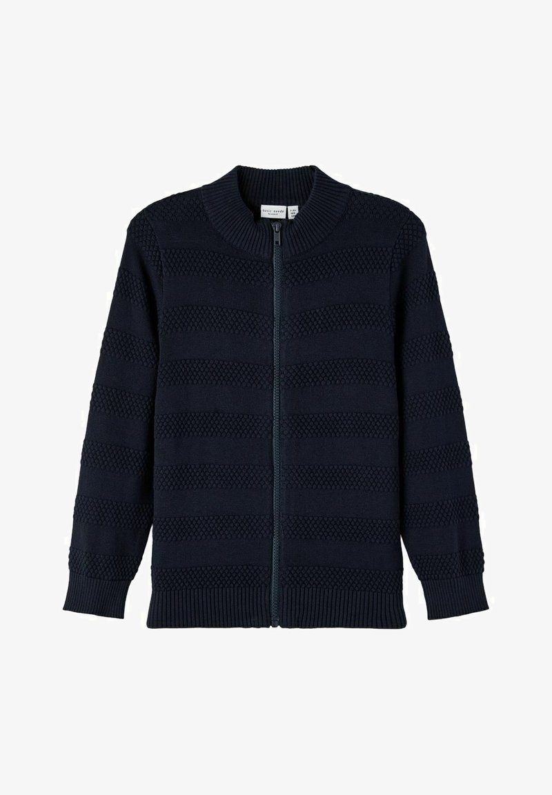 Pull zippé en maille bleu marine avec rayures horizontales texturées, col, poignets et bas côtelés, présenté à plat sur fond blanc.