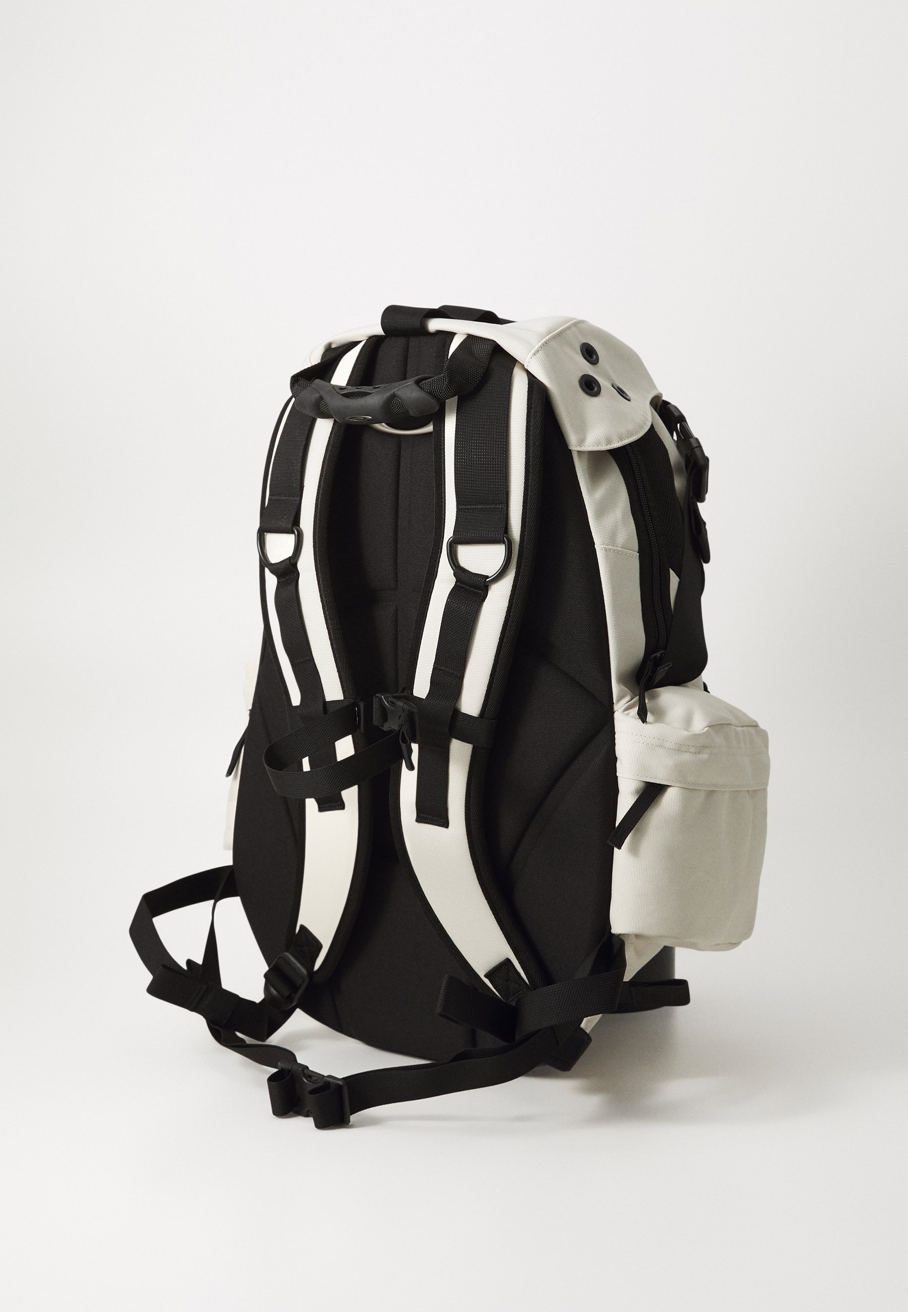 OAKLEY ICON バックパック ブラック/ホワイト Oakley Black Oakley Icon Rc Backpack Oakley Icon Rc Backpack