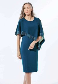 Azurro dress met korte, vloeiende mouwen en paillettenaccenten langs de zoom. Glad stof met een aansluitende snit, knielange pasvorm.