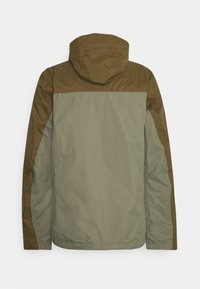 Columbia POURING ADVENTURE JACKET - Casaco impermeável - stone green/new olive
