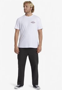 Billabong LARRY PANT - Nadrágok - rav