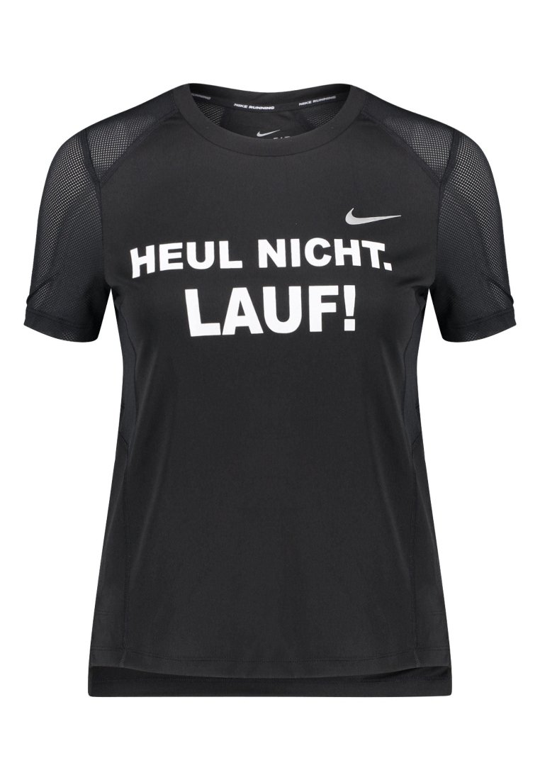 Svart idrottströja med korta ärmar, med meshdetaljer. "HEUL NICHT. LAUF!" tryckt i fet vit text på framsidan. Nike-logotyp visas.