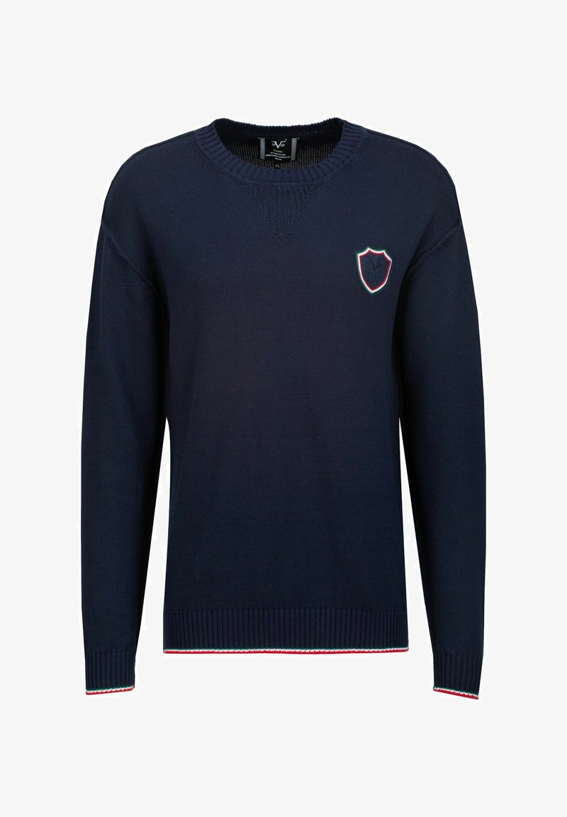 Dunkelblauer, gestrickter Pullover mit Rundhalsausschnitt, Rippbündchen und -saum, auf der Brust mit einem Wappenlogo in Rot-, Grün- und Weißakzenten.