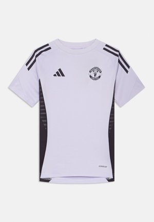Fehér és fekete rövid ujjú Manchester United sportmez Adidas logóval és három fekete csíkkal a vállakon.