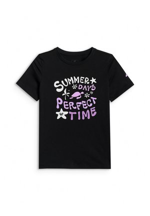 Czarna koszulka z krótkim rękawem z napisem "Summer Days Perfect Time" oraz grafiką gwiazdy i żółwia w białym i fioletowym kolorze na przodzie.