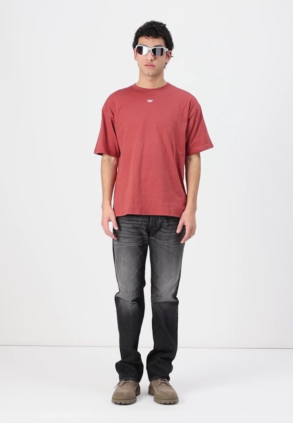 BOXT UNISEX - Basic T-shirt2