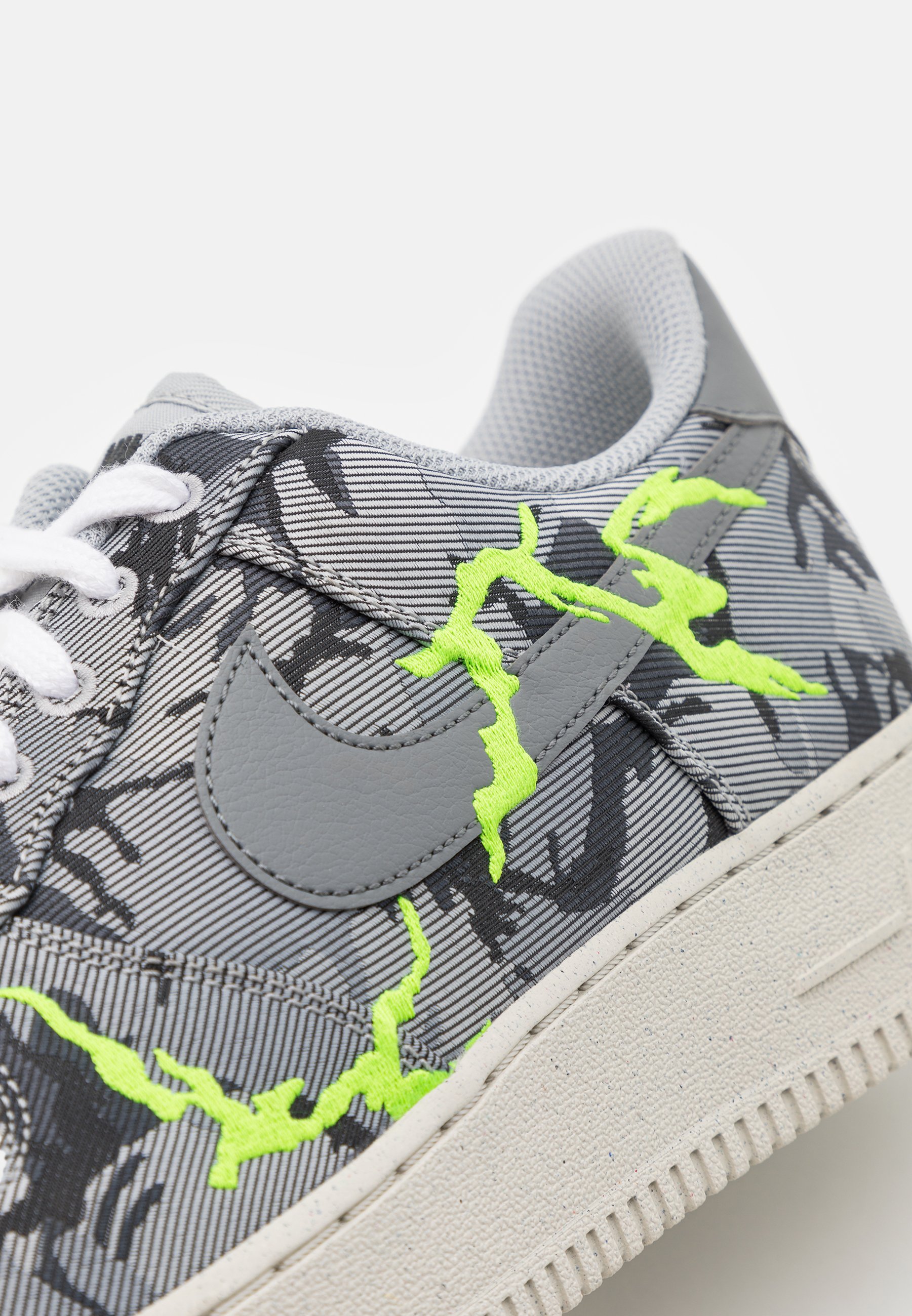 air force 1 lx m2z2