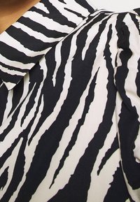 YAS Abito a camicia - black