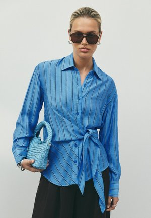 Next, REGULAR FIT - LIGHTWEIGHT TIE WRAP LONG SLEEVE SHIRT - Skjortebluser - blue stripe