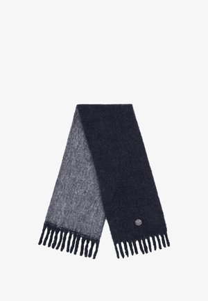 Gehaakte sjaal met een verloop van donkergrijs naar lichtgrijs, met franjes aan de uiteinden en een klein rond logo aan de zijkant. Zachte, gestructureerde stof.