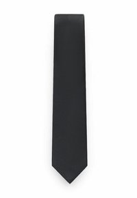 Svart fluga med en något texturerad yta, smal skärning och spetsig topp. Enkel design, lämplig för formella tillfällen.