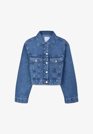 Gekürzte Jeansjacke in Mittelblau mit Knopfverschluss, zwei Brusttaschen, Metallknöpfen und einem klassischen Kragen. Glatte Textur.