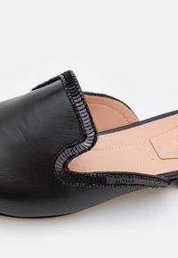 Alberta Ferretti Mules - black