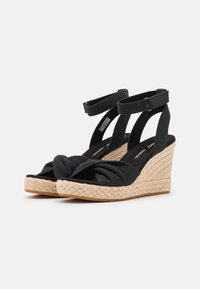 TOMS Sandály na vysokém podpatku - black