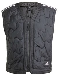 Crni kvadrirani prsluk sa zip zatvaranjem i kopčanjem na dugmad. Sadrži bijele pruge na ramenima i Adidas logo na donjem desnom dijelu.