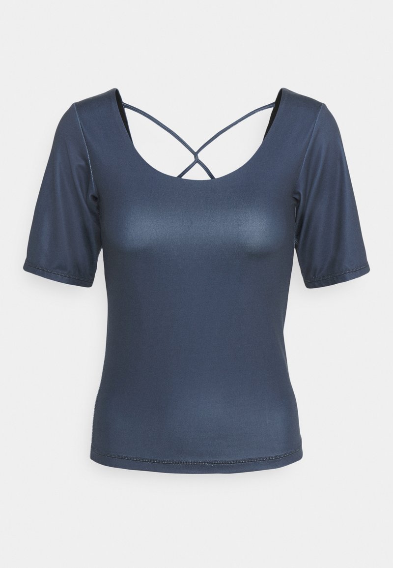 Top bleu marine à manches courtes avec un décolleté large et un dos entrecroisé, fabriqué en tissu lisse et élastique.