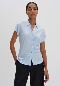 someday. KURZARM KEDINA - Camicia - clear water