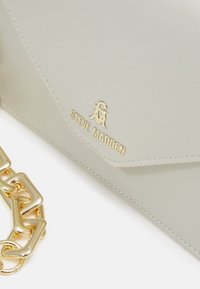 Steve Madden BINDIO - Handbag - cream