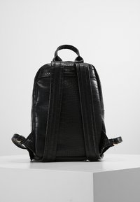 Vero Moda Dagryggsäck - black