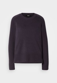 Pull en maille violet foncé à manches longues avec manches, ourlet et encolure côtelée, présenté sur un fond gris clair.