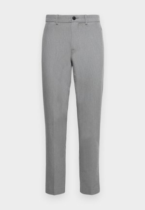 Pantalons tailleur gris avec une texture lisse, fermeture à bouton sur le devant et jambes droites. Design simple sans motifs ni embellissements.