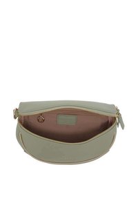 Sac à main en cuir vert avec une texture lisse, doté d'une fermeture zippée et d'un intérieur rose clair. Comprend une petite poche intérieure.