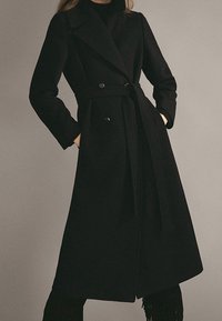 Massimo Dutti Klassischer Mantel - black