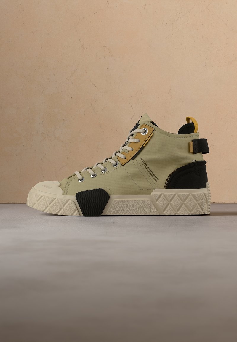 Zapatillas altas