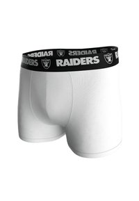 Boxers blancos para hombre con una cinta negra que presenta "RAIDERS" en letras negritas y el logo de los Raiders. Textura suave y diseño ajustado.