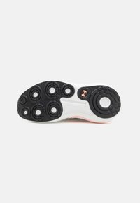 Under Armour PHANTOM 4 - Trainers - white