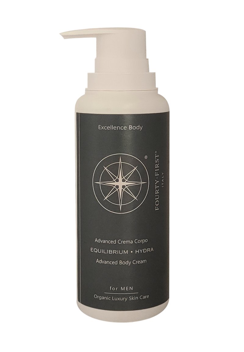 Geavanceerde lichaamcrème in een cilindrische witte en donkergrijze fles. Voorzien van een pompdispenser, kompasontwerp en duidelijke productlabeling.