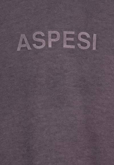 Lila Baumwoll-T-Shirt mit dem Wort "ASPESI", das in einem leicht helleren Farbton aufgedruckt ist. Glatte Textur mit lockerer Passform.