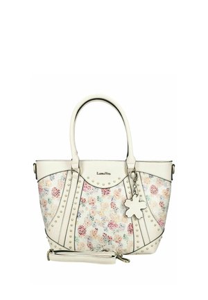 Weiße Tragetasche mit Blumenmuster, Nieten-Details, zwei Griffen, abnehmbarem Riemen und blumenförmigem Schlüsselanhänger.