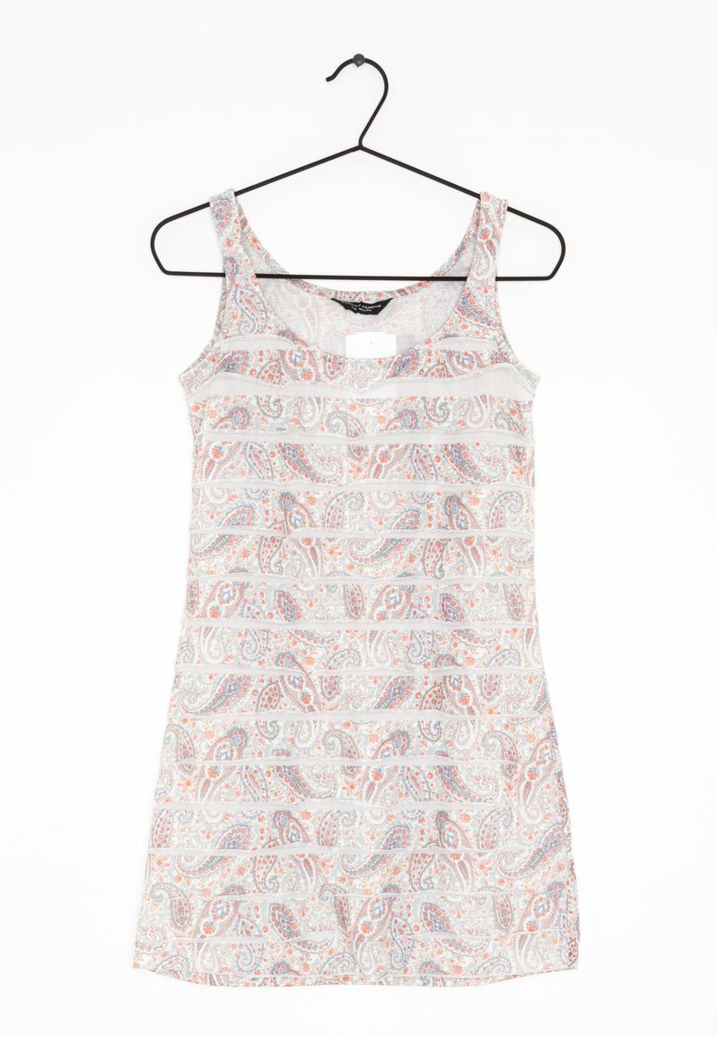 Bezramenné šaty s paisley vzorem v pastelových barvách. Lehká tkanina, kulatý výstřih a visí na černém plastovém háčku.