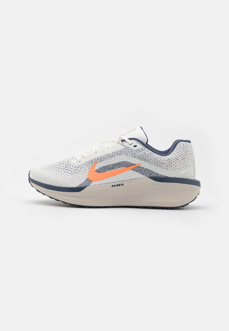 Nike Performance AIR WINFLO 11 - Silniční běžecké boty - sail/total orange/thunder blue/light iron ore/platinum tint