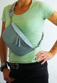 DrachenLeder GÜRTELTASCHE - Sac banane - blau mehrfarbig