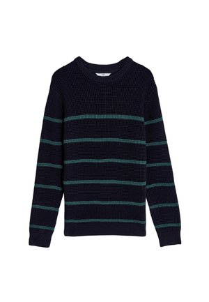Marineblå strikket sweater med lange ærmer, der har fem jævnt fordelte vandrette grønne striber på kroppen og ærmerne.