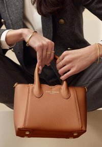 Isabel Bernard Handtasche - braun