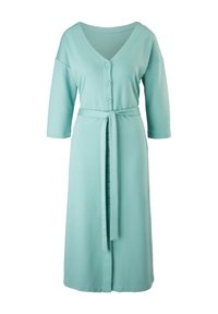Abito midi turchese chiaro in tessuto morbido, con scollo a V, maniche a tre quarti, chiusura con bottoni frontale e una cintura abbinata in vita.