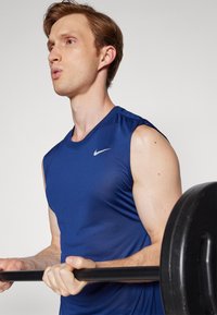 Nike Performance TEE RESET - Top - blue void/matte silver