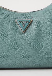 Guess CRESIDIA SHOULDER BAG - Borsa a mano - teal