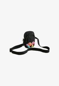 Geselecteerd, black pink