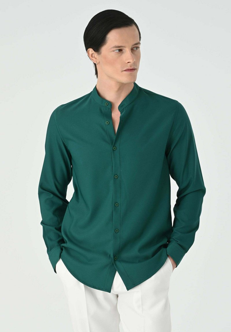 Classic Purity: Seaweed Green Mandarin-Collar Long Top 77061